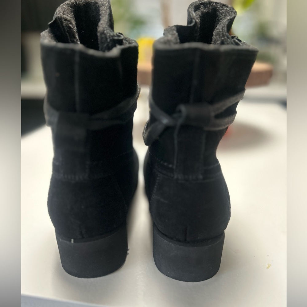 BearPaw Women’s Black Boots Size 7 - Picture 4 of 10